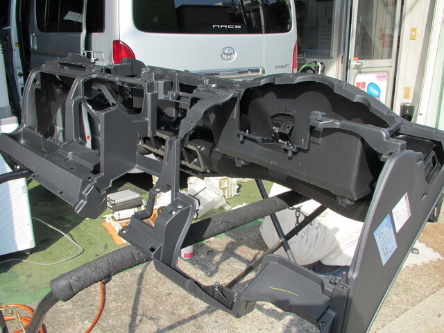 エアコン分解洗浄・ハイエース(KDH206V) (3).JPG