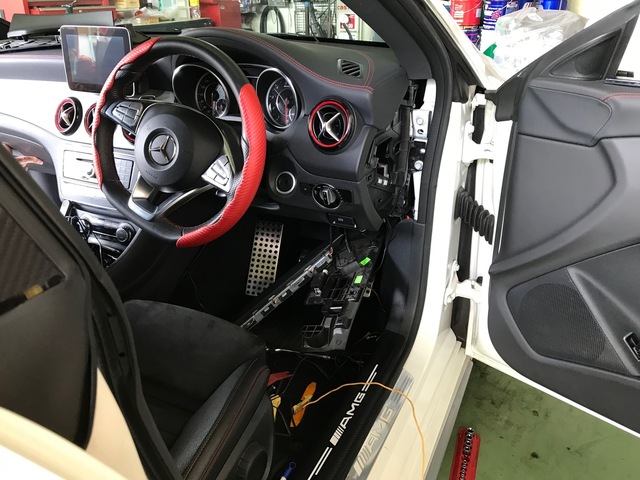 カー用品取付　メルセデスベンツ　CBA-117352 (1).jpg