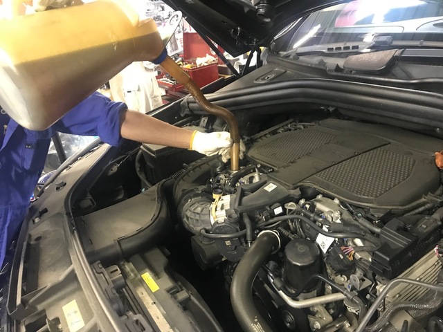 メルセデスベンツ　ML350 RBA-166057　エンジンオイル・エレメント交換 (3).jpg