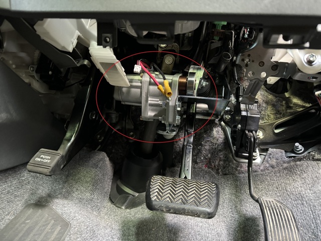 自動ブレーキ装置取付　プリンス　DAA-ZVW30 (8).jpeg