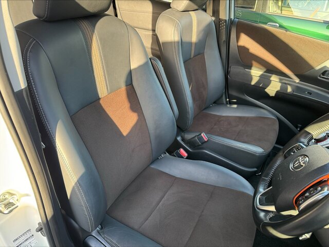 車内クリーニング　シエンタ　6AA-NHP170G (7).jpg
