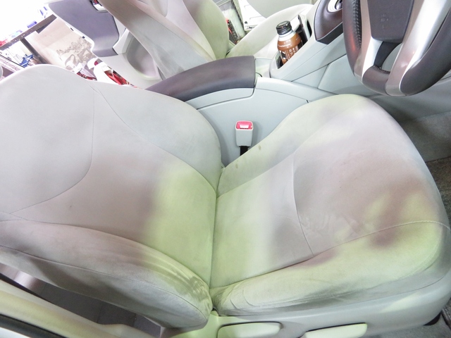 車内クリーニング_プリウス(ZVW30)_2.jpg